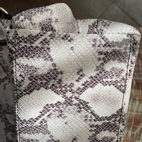 Dooney and Bourke python style bag - Picture 3 of 8